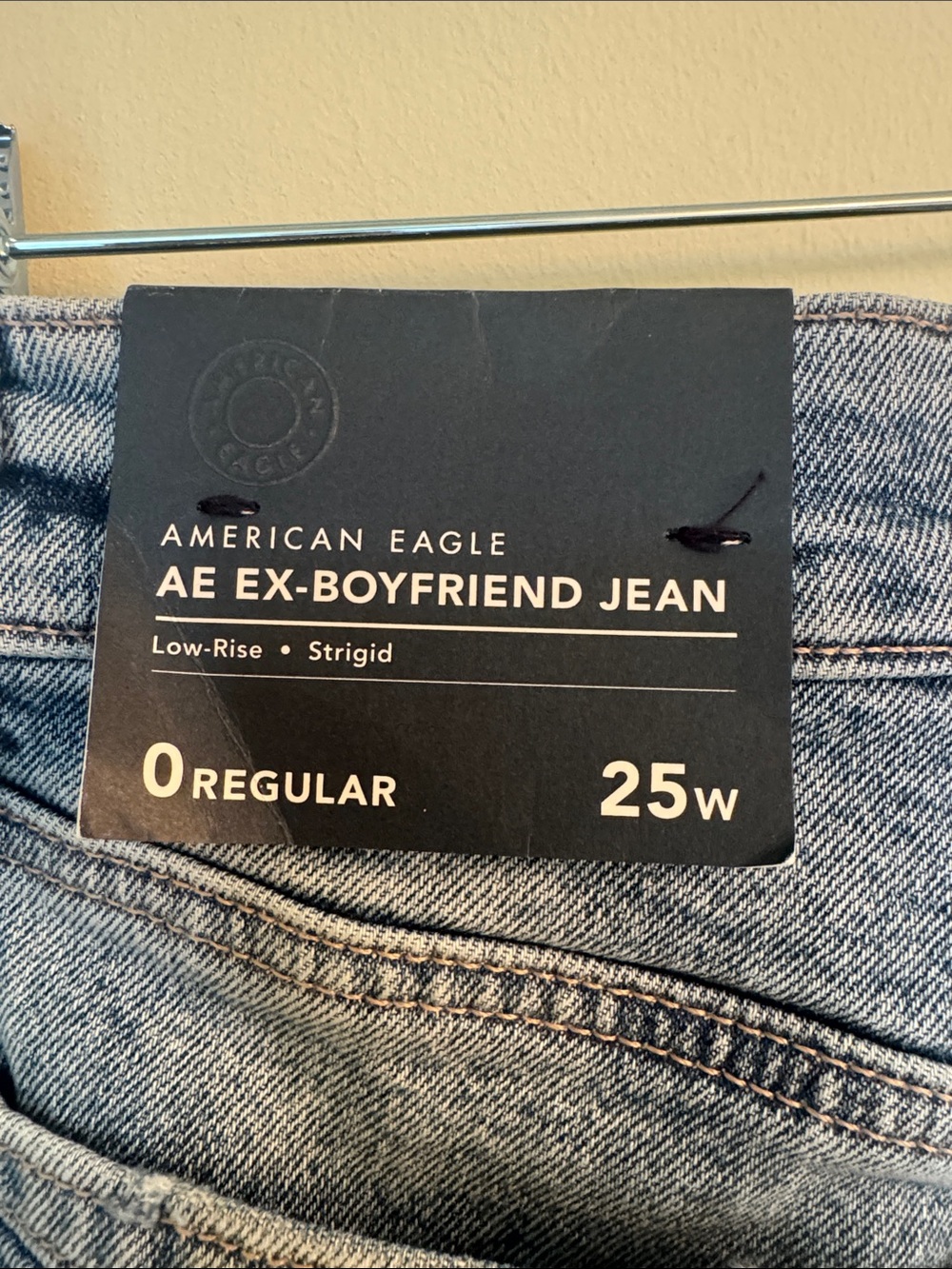 American Eagle Outfitters Women's Low rise Boyfriend Jeans - Fresh Bright Wash - Picture 2 of 6
